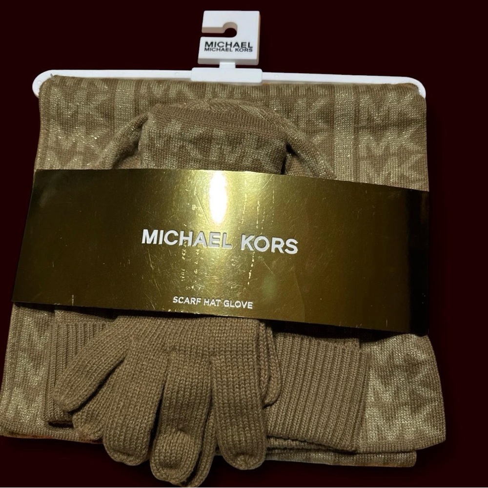Michael Kors Beige Gloves and Accessories Set
